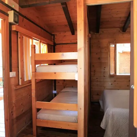 مكان تخييم Bella Sardinia ساريستو سوغليري